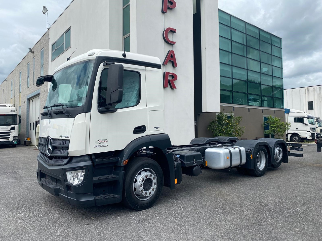 MERCEDES-BENZ ANTOS 25.40 - 캡 새시 트럭 : 사진 1 MERCEDES-BENZ ANTOS 25.40 - 캡 새시 트럭 : 사진 1