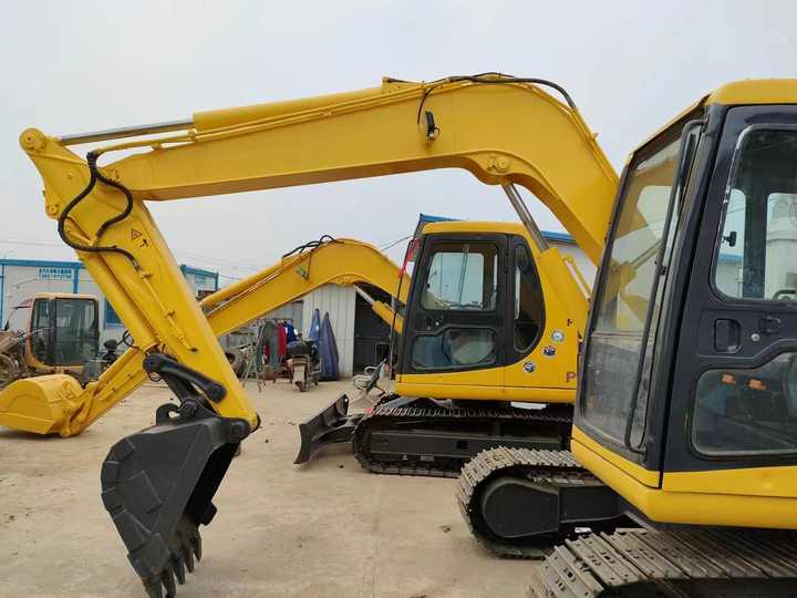 Cheap Used Komatsu PC60-7 Crawler Excavator with High Efficiency Used Heavy Machinery Komatsu P60-7 Digger Cheap for Sale - 크롤러 굴삭기 : 사진 3 Cheap Used Komatsu PC60-7 Crawler Excavator with High Efficiency Used Heavy Machinery Komatsu P60-7 Digger Cheap for Sale - 크롤러 굴삭기 : 사진 3