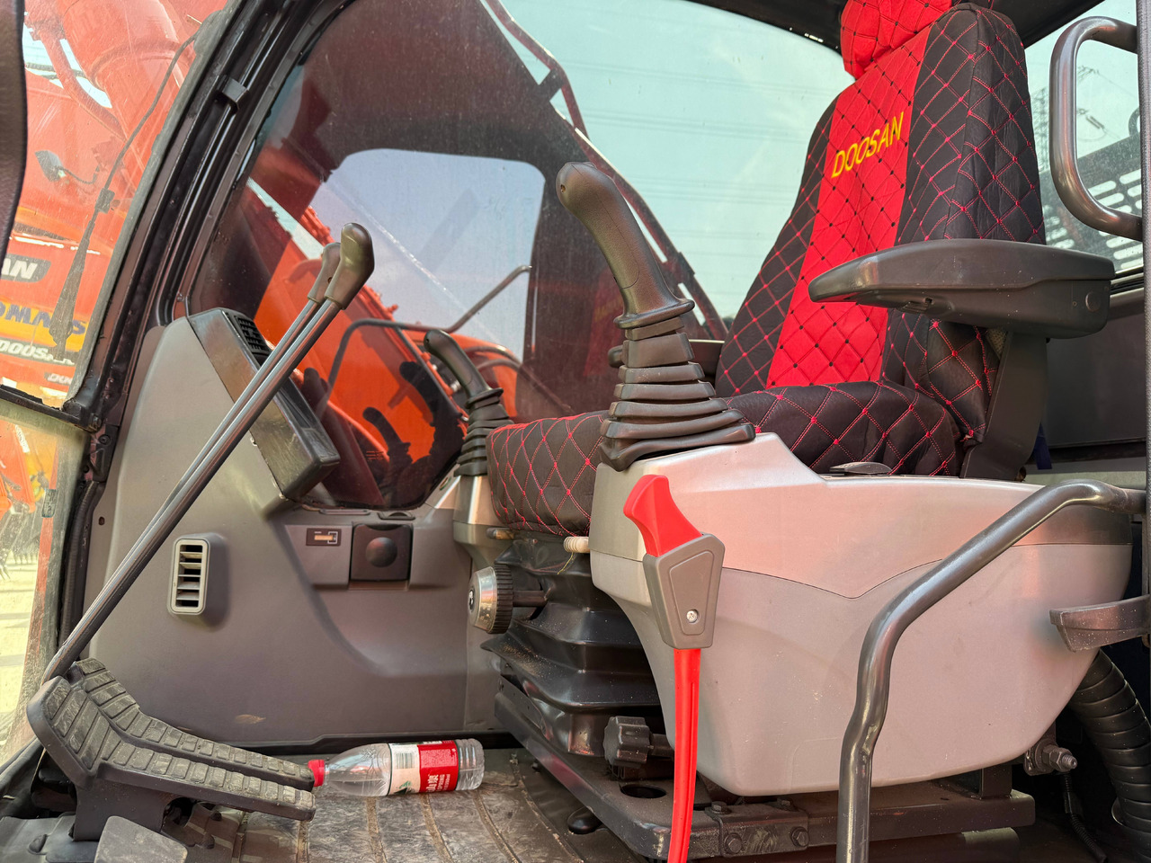 크롤러 굴삭기 DOOSAN Used Digger Doosan DX225LC-9T Construction Machinery Construction Digger Used Doosan DX225LC-9T Cheap Excavator : 사진 11