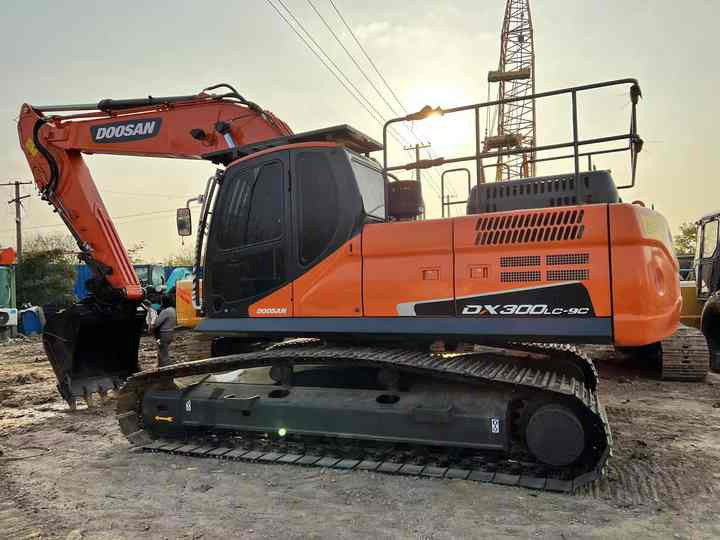 Doosan Construction Equipment Dx300 , Used Earth-moving Machine Doosan Excavator , Doosan Heavy Machines for Sale - 크롤러 굴삭기 : 사진 2 Doosan Construction Equipment Dx300 , Used Earth-moving Machine Doosan Excavator , Doosan Heavy Machines for Sale - 크롤러 굴삭기 : 사진 2