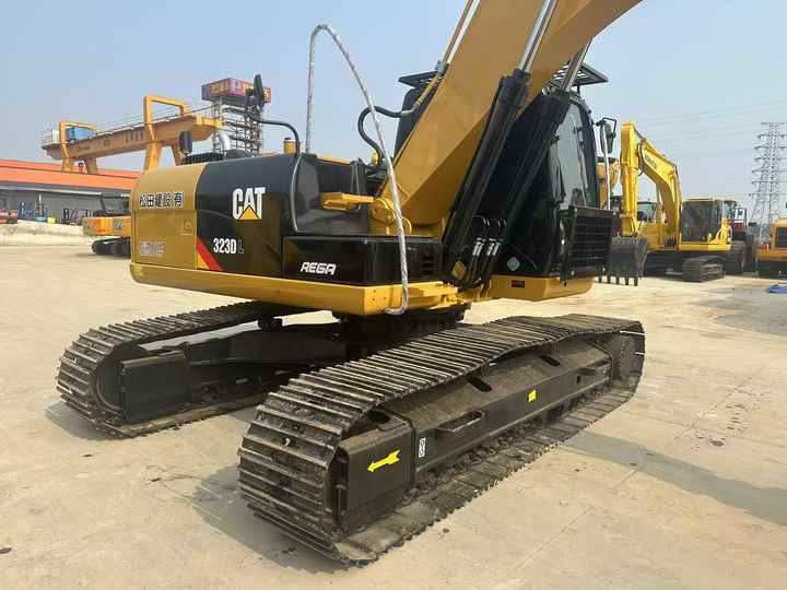 크롤러 굴삭기 Excellent Cheap Price Used Japan Original Caterpillar Cat323d Crawler Excavators for Sale Used Cat 320 323 330 329 336 Excavator [ Copy ] : 사진 6