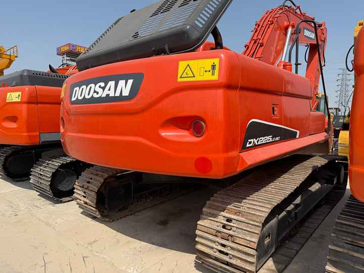Heavy-Duty Doosan DX225LC-9C Excavator for Mining & Construction - Well-Maintained, Warranty Included - 크롤러 굴삭기 : 사진 4 Heavy-Duty Doosan DX225LC-9C Excavator for Mining & Construction - Well-Maintained, Warranty Included - 크롤러 굴삭기 : 사진 4