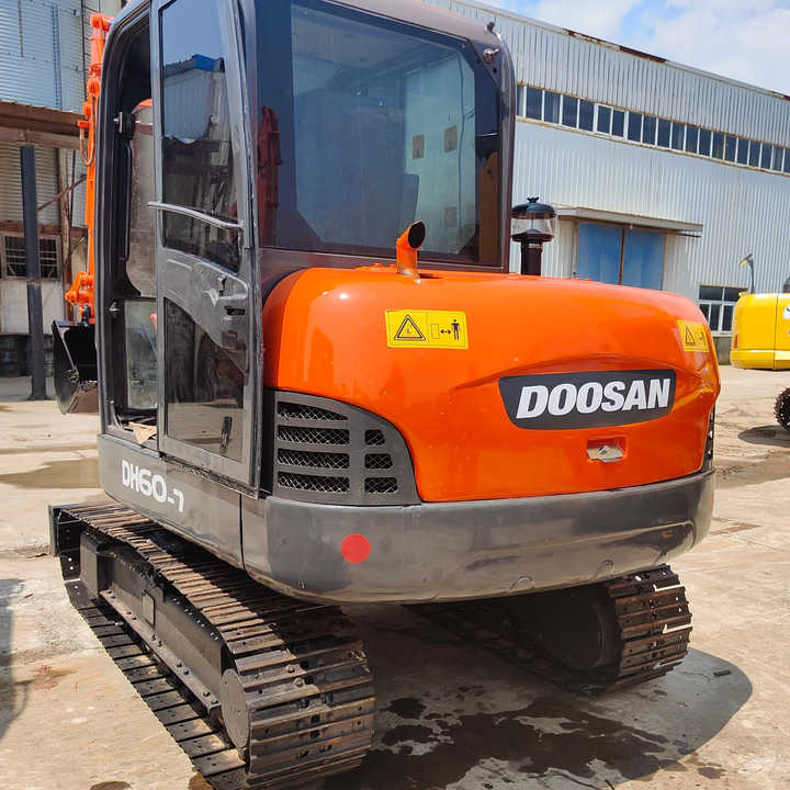 Original Second-hand Doosan DH60-7 Excavator Is in Good Condition Strong and Simple Maintenance - 크롤러 굴삭기 : 사진 4 Original Second-hand Doosan DH60-7 Excavator Is in Good Condition Strong and Simple Maintenance - 크롤러 굴삭기 : 사진 4