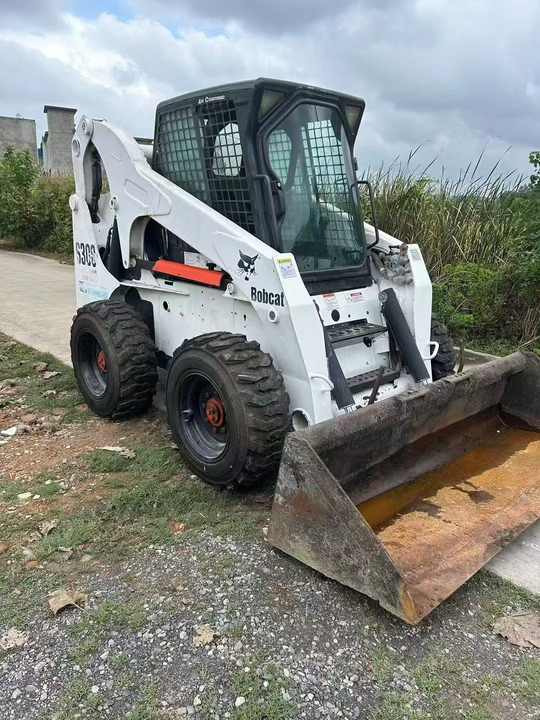 USED BOBCAT S300 Skid-steer Loader with Very Good Performance Is for Sale at a Low Price. S160/s185/s220/330 in Stock - 스키드 스티어 로더 : 사진 2 USED BOBCAT S300 Skid-steer Loader with Very Good Performance Is for Sale at a Low Price. S160/s185/s220/330 in Stock - 스키드 스티어 로더 : 사진 2