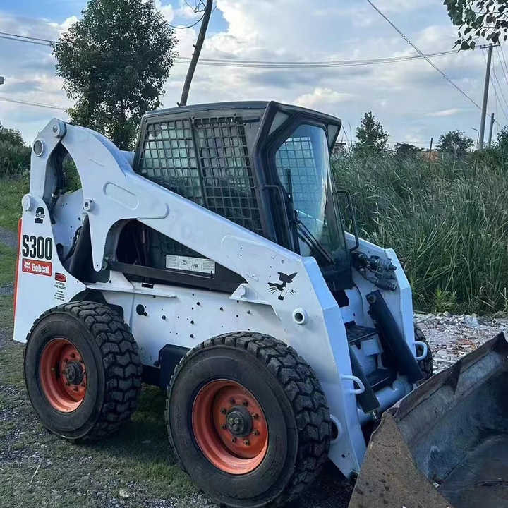 Used Bob Cat Bob Cat S300 Used Mini Skid Steer Wheel Loader Multifunctional Track Loaders Bobcat S300 - 스키드 스티어 로더 : 사진 1 Used Bob Cat Bob Cat S300 Used Mini Skid Steer Wheel Loader Multifunctional Track Loaders Bobcat S300 - 스키드 스티어 로더 : 사진 1