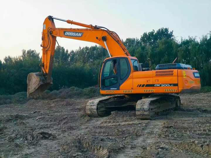 Used Doosan Dx300 2014 Model Excavator Second Hand Machine Popular Brand Korean Doosan Hydraulic Machinery - 크롤러 굴삭기 : 사진 2 Used Doosan Dx300 2014 Model Excavator Second Hand Machine Popular Brand Korean Doosan Hydraulic Machinery - 크롤러 굴삭기 : 사진 2
