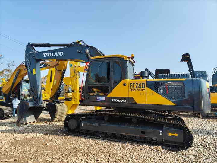 Used VOLVO EC240 Excavator for Sale with Good Performance and Low Price Powerful Construction Machinery for Sale - 크롤러 굴삭기 : 사진 3 Used VOLVO EC240 Excavator for Sale with Good Performance and Low Price Powerful Construction Machinery for Sale - 크롤러 굴삭기 : 사진 3
