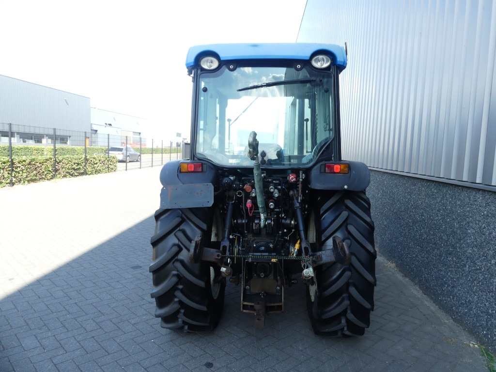NEW HOLLAND T4040F - 스트래들 트랙터 : 사진 4 NEW HOLLAND T4040F - 스트래들 트랙터 : 사진 4