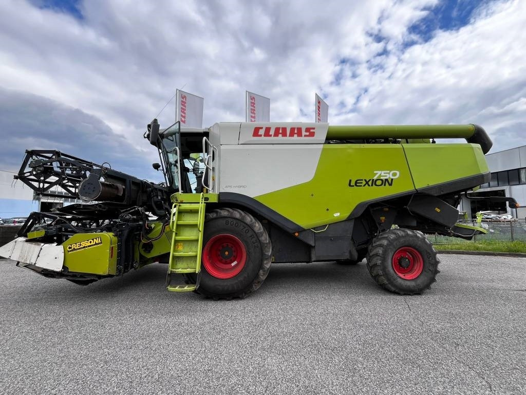 Claas Lexion 750 - 목초수확기 : 사진 1 Claas Lexion 750 - 목초수확기 : 사진 1