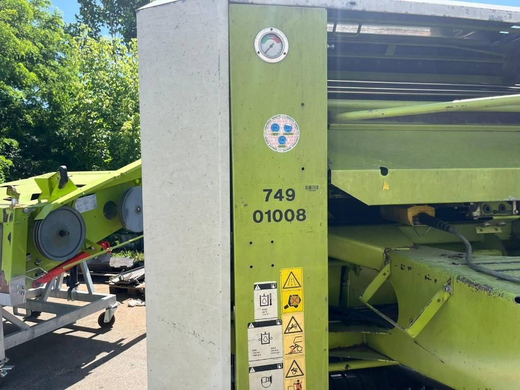 Claas Rollant 240 - 원형 베일러 : 사진 2 Claas Rollant 240 - 원형 베일러 : 사진 2