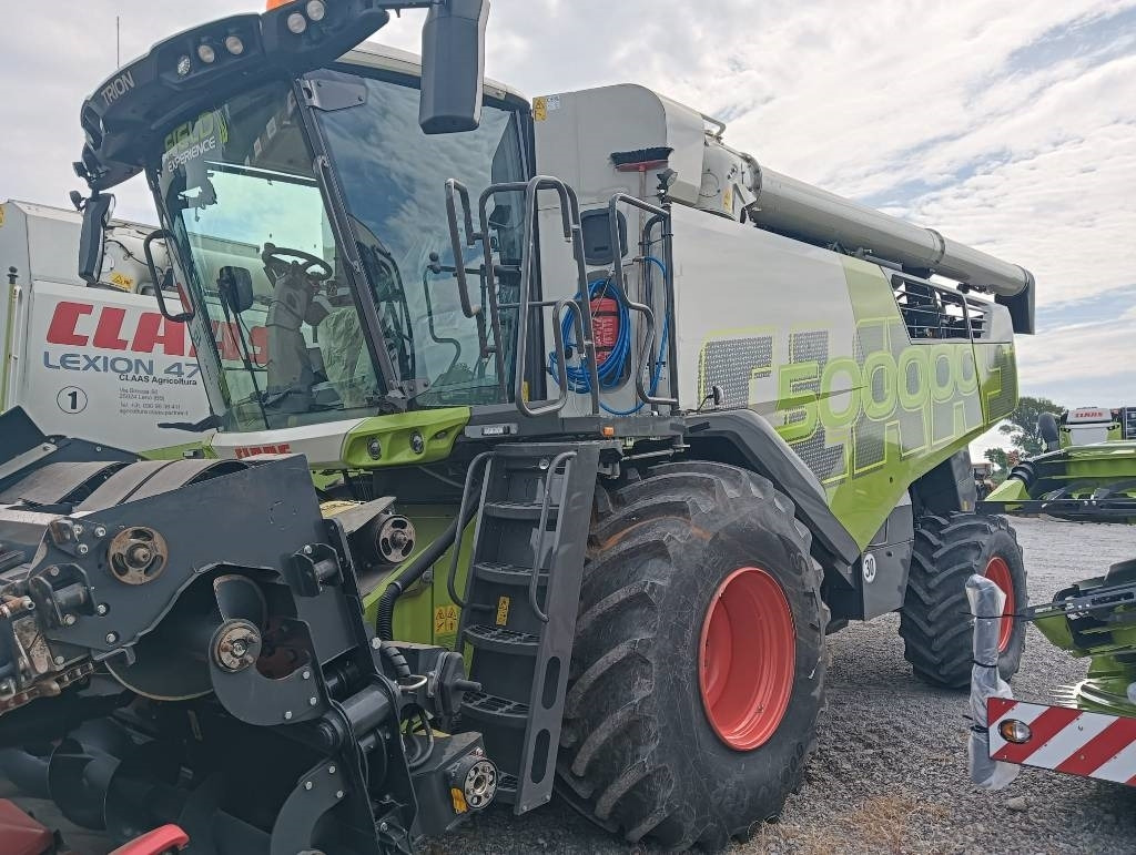 리스 Claas TRION 750  Claas TRION 750 : 사진 17