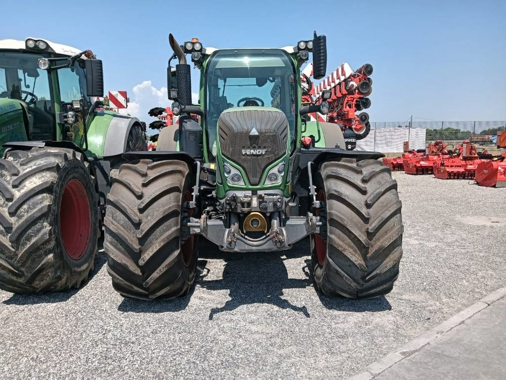 Fendt 718 Vario - 장궤형 트랙터 : 사진 2 Fendt 718 Vario - 장궤형 트랙터 : 사진 2