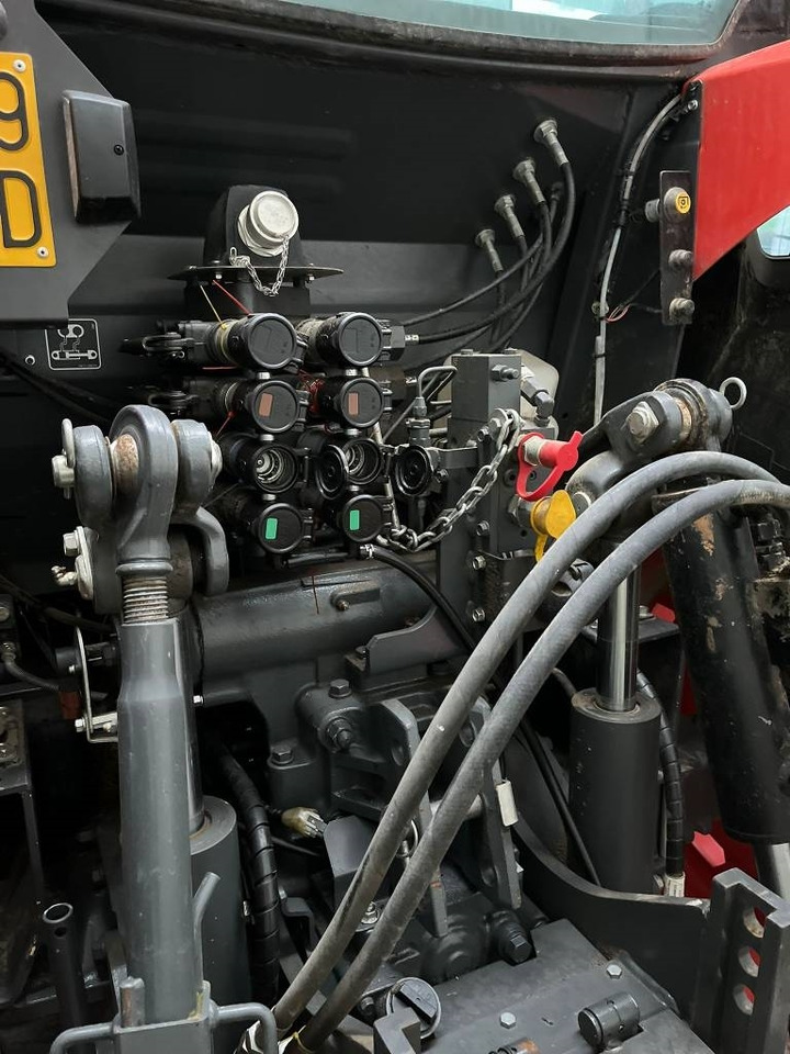 Kubota M 6-141 - 장궤형 트랙터 : 사진 3 Kubota M 6-141 - 장궤형 트랙터 : 사진 3