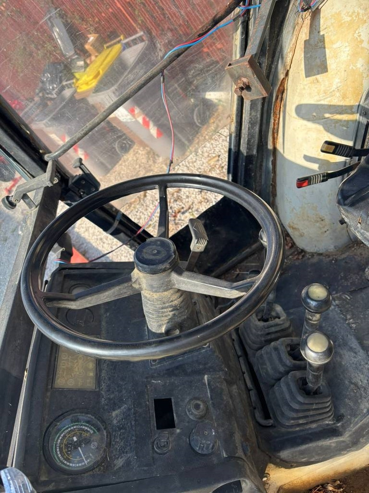 Lamborghini 600 V DT - 장궤형 트랙터 : 사진 5 Lamborghini 600 V DT - 장궤형 트랙터 : 사진 5