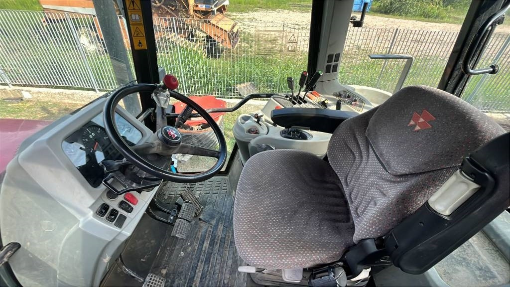 Massey Ferguson 5470 - 장궤형 트랙터 : 사진 3 Massey Ferguson 5470 - 장궤형 트랙터 : 사진 3
