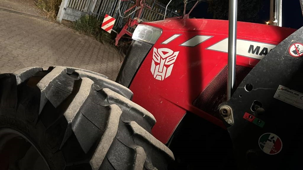 Massey Ferguson 5710 - 장궤형 트랙터 : 사진 3 Massey Ferguson 5710 - 장궤형 트랙터 : 사진 3
