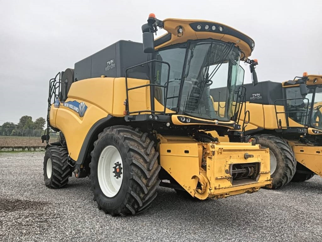 New Holland CR 7.90 - 목초수확기 : 사진 1 New Holland CR 7.90 - 목초수확기 : 사진 1