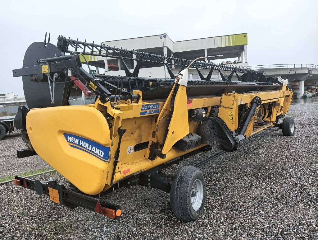 New Holland SOIA A TAPPETI FLEX 9 MT - 곡물 헤더 : 사진 1 New Holland SOIA A TAPPETI FLEX 9 MT - 곡물 헤더 : 사진 1