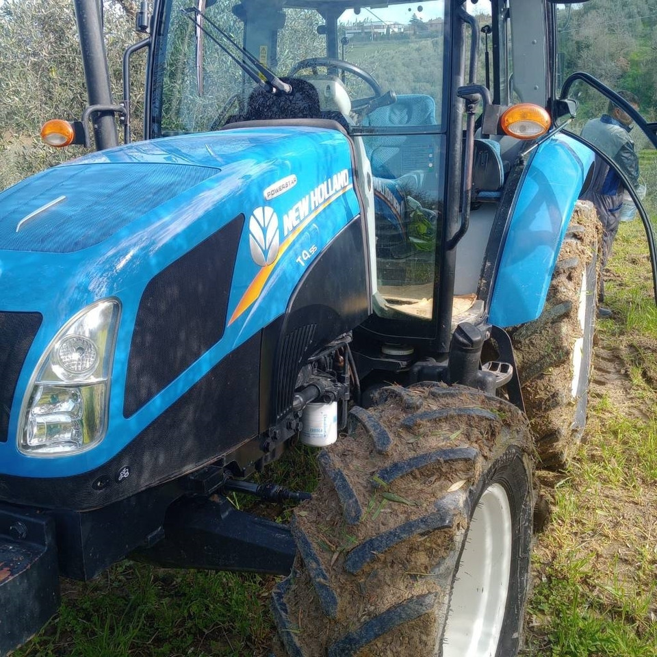 New Holland T 4.55 - 장궤형 트랙터 : 사진 5 New Holland T 4.55 - 장궤형 트랙터 : 사진 5