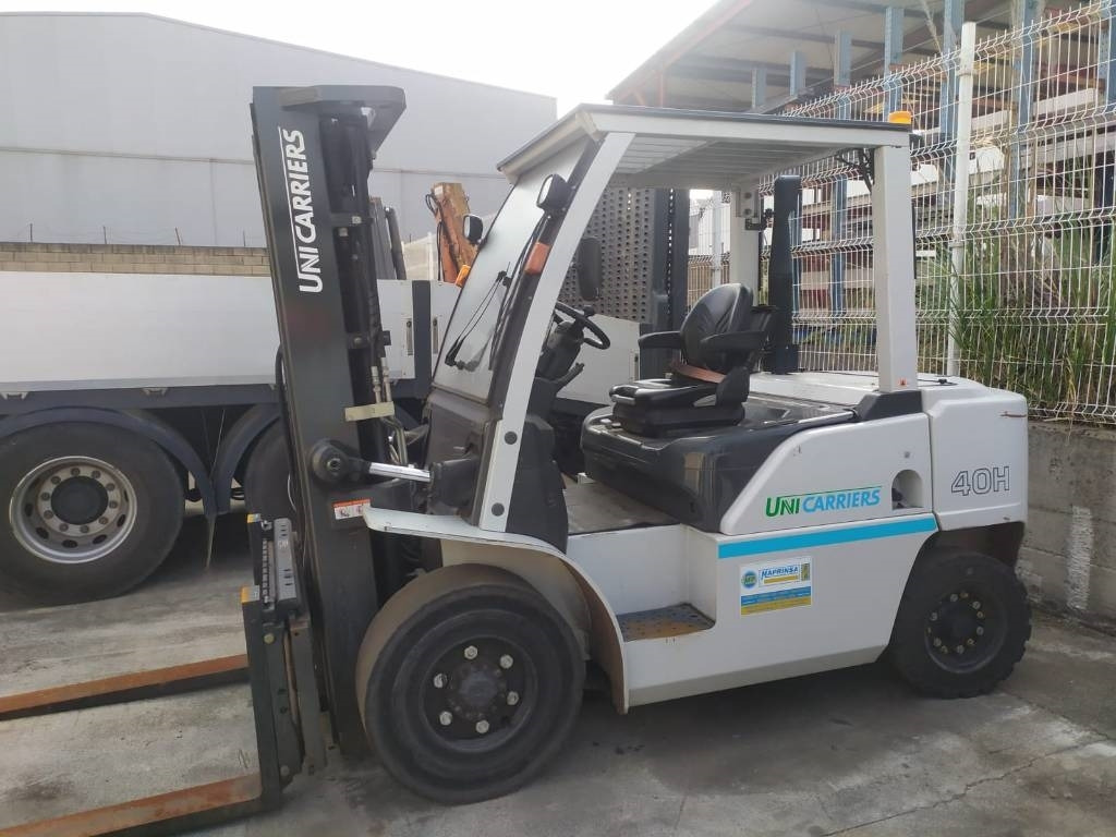 UniCarriers D1F4A40Q - 사이드 로더 : 사진 1 UniCarriers D1F4A40Q - 사이드 로더 : 사진 1