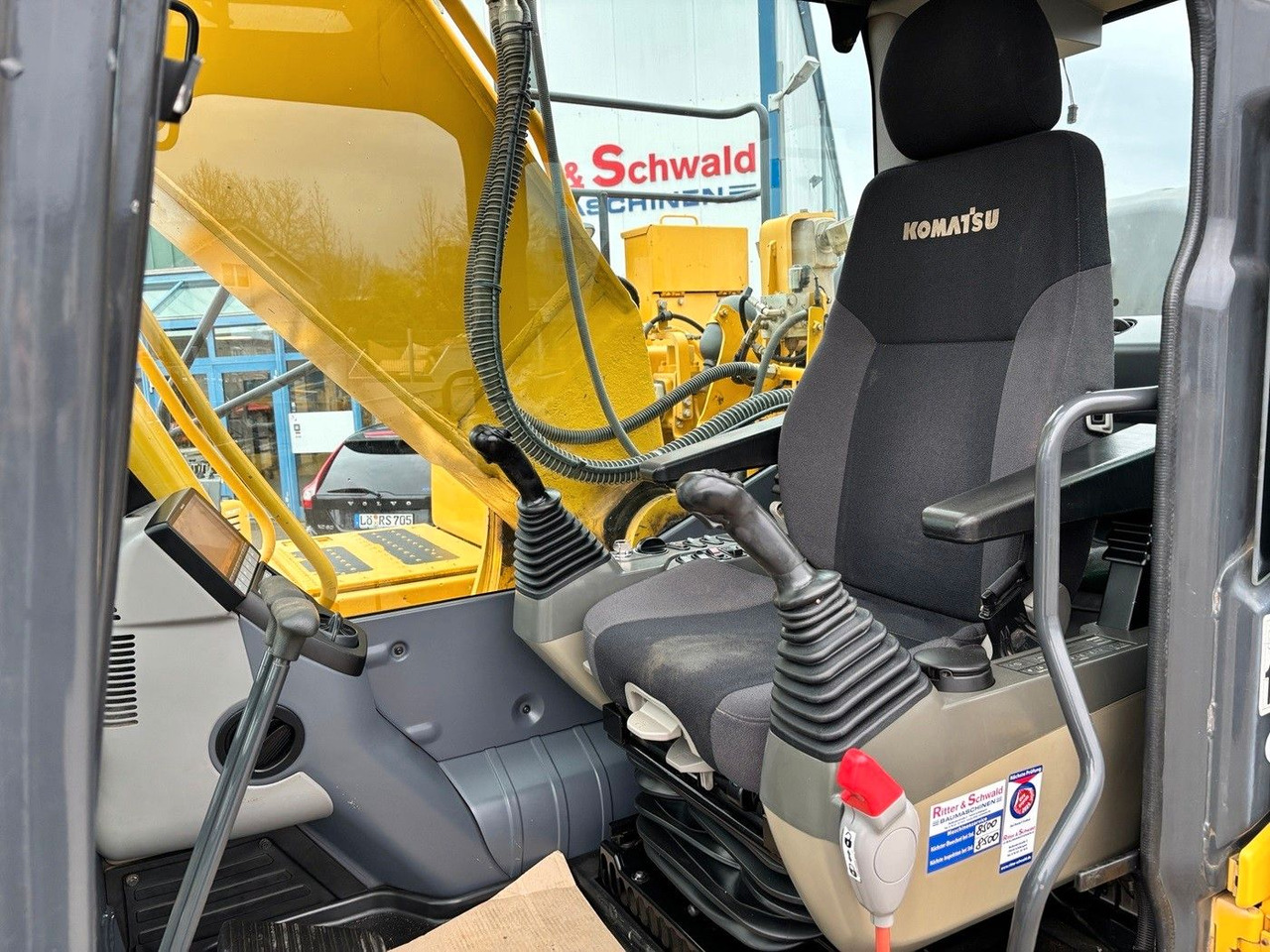 Komatsu HB215LC-3 - 크롤러 굴삭기 : 사진 4 Komatsu HB215LC-3 - 크롤러 굴삭기 : 사진 4