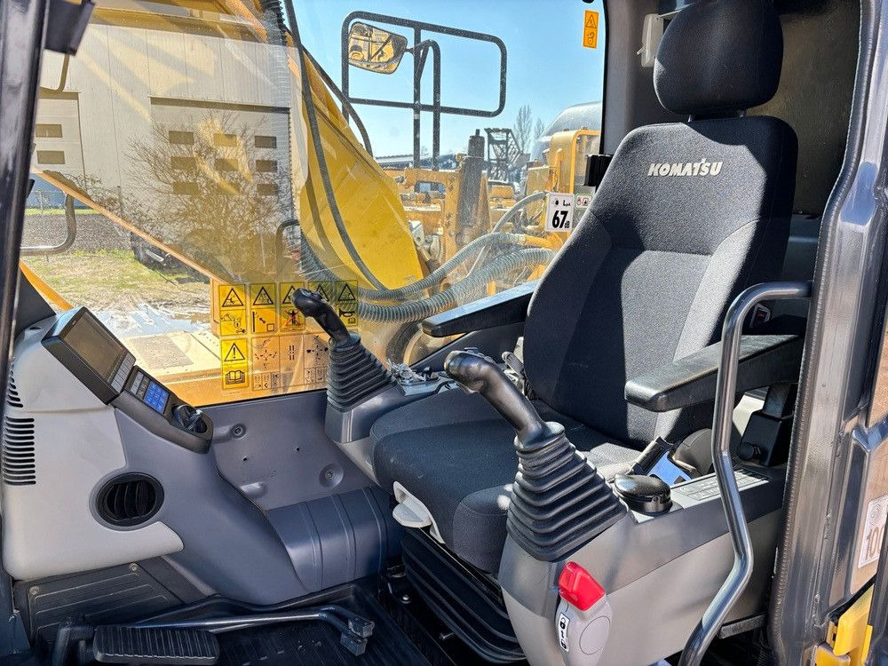 Komatsu PC210LC-11 - 크롤러 굴삭기 : 사진 4 Komatsu PC210LC-11 - 크롤러 굴삭기 : 사진 4