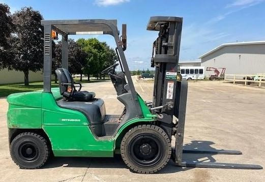 Mitsubishi Chariot élévateur diesel FD30N fenwick - 디젤 지게차 : 사진 2 Mitsubishi Chariot élévateur diesel FD30N fenwick - 디젤 지게차 : 사진 2