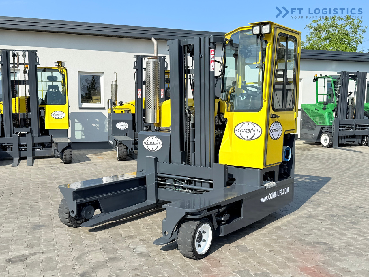 COMBILIFT C3000 / GAS / TRIPLEX - 4900MM / ONLY 1537 HOURS / FORK POSITIONER / CABIN / LIKE NEW - 4방향 리치 트럭 : 사진 1 COMBILIFT C3000 / GAS / TRIPLEX - 4900MM / ONLY 1537 HOURS / FORK POSITIONER / CABIN / LIKE NEW - 4방향 리치 트럭 : 사진 1