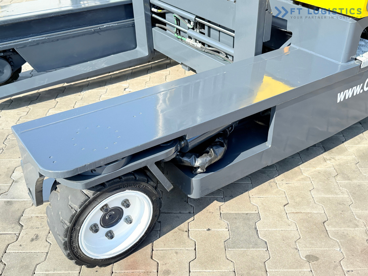 COMBILIFT C3000 / GAS / TRIPLEX - 4900MM / ONLY 1537 HOURS / FORK POSITIONER / CABIN / LIKE NEW - 4방향 리치 트럭 : 사진 4 COMBILIFT C3000 / GAS / TRIPLEX - 4900MM / ONLY 1537 HOURS / FORK POSITIONER / CABIN / LIKE NEW - 4방향 리치 트럭 : 사진 4