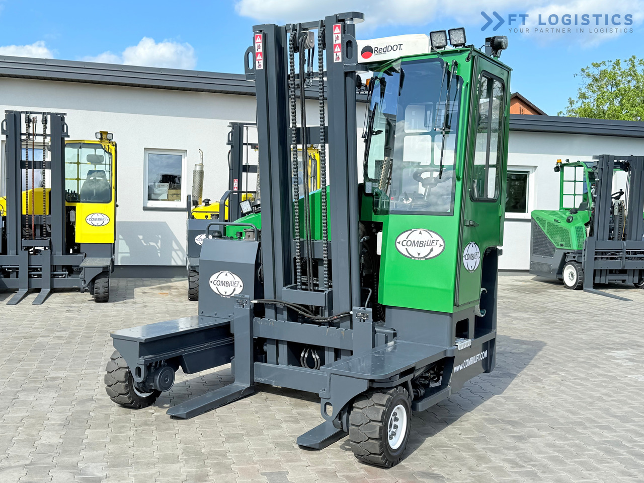 COMBILIFT C3500 / DUPLEX 4100MM / GAS / EXTENDABLE FORKS / CABIN / HEATING + AIR CONDITIONING / LIKE NEW - 4방향 리치 트럭 : 사진 2 COMBILIFT C3500 / DUPLEX 4100MM / GAS / EXTENDABLE FORKS / CABIN / HEATING + AIR CONDITIONING / LIKE NEW - 4방향 리치 트럭 : 사진 2