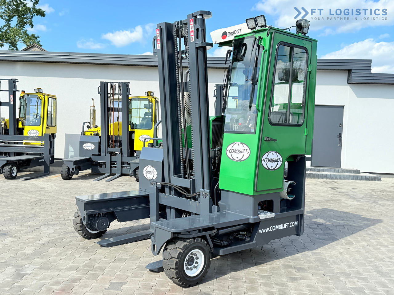 COMBILIFT C3500 / DUPLEX 4100MM / GAS / EXTENDABLE FORKS / CABIN / HEATING + AIR CONDITIONING / LIKE NEW - 4방향 리치 트럭 : 사진 1 COMBILIFT C3500 / DUPLEX 4100MM / GAS / EXTENDABLE FORKS / CABIN / HEATING + AIR CONDITIONING / LIKE NEW - 4방향 리치 트럭 : 사진 1