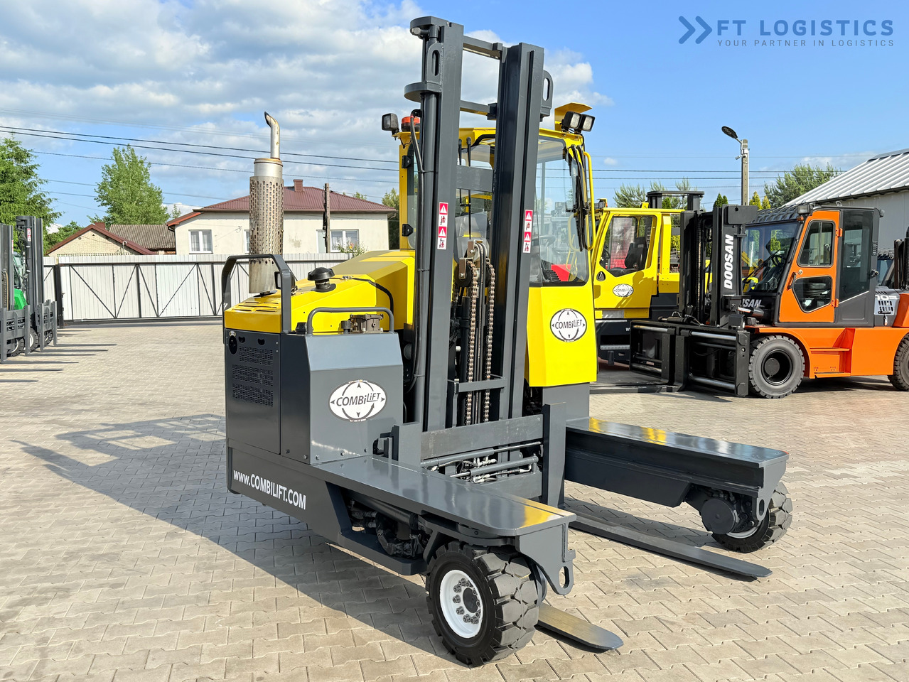 COMBILIFT C4000 / DIESEL / DUPLEX - 4100MM / FORK POSITIONER / ONLY 2951 MTH / LIKE NEW - 4방향 리치 트럭 : 사진 5 COMBILIFT C4000 / DIESEL / DUPLEX - 4100MM / FORK POSITIONER / ONLY 2951 MTH / LIKE NEW - 4방향 리치 트럭 : 사진 5