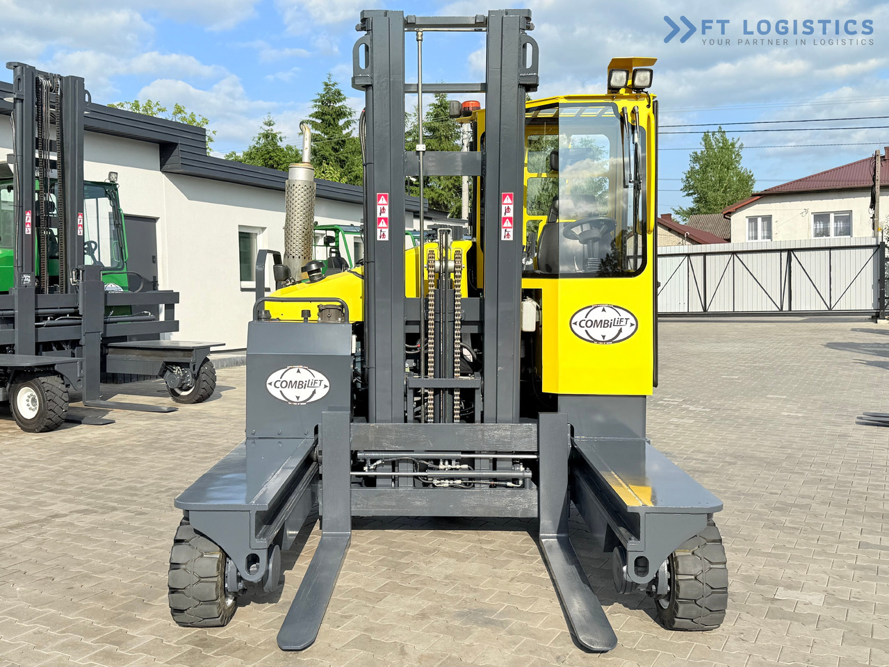 COMBILIFT C4000 / DIESEL / DUPLEX - 4100MM / FORK POSITIONER / ONLY 2951 MTH / LIKE NEW - 4방향 리치 트럭 : 사진 4 COMBILIFT C4000 / DIESEL / DUPLEX - 4100MM / FORK POSITIONER / ONLY 2951 MTH / LIKE NEW - 4방향 리치 트럭 : 사진 4