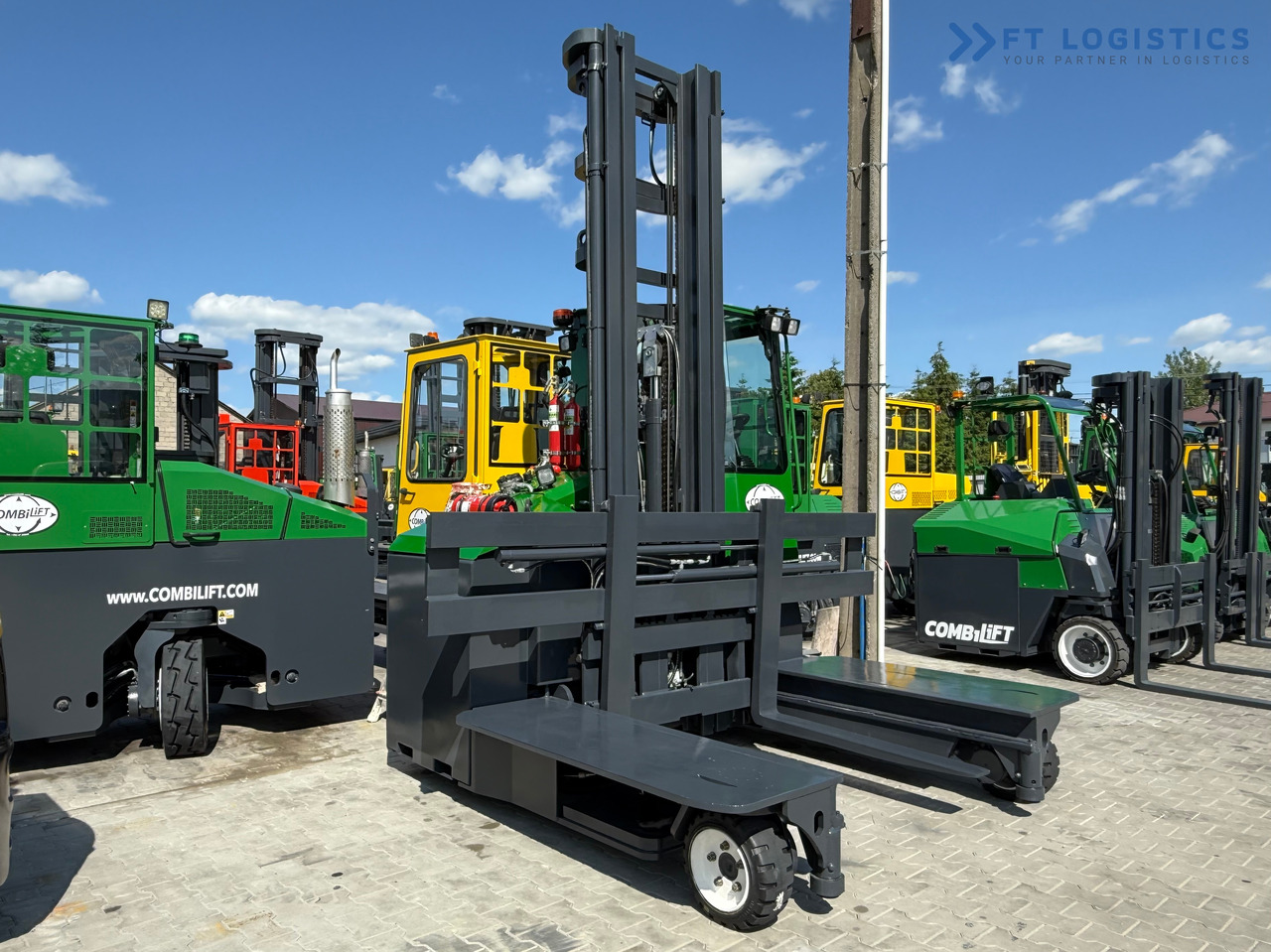 COMBILIFT C5000E / ELECTRIC / TRIPLEX 8300MM / FULL FREE LIFT / WIDE POSITIONER / FORK SIDESHIFT / BATTERY LIKE NEW - 4방향 리치 트럭 : 사진 4 COMBILIFT C5000E / ELECTRIC / TRIPLEX 8300MM / FULL FREE LIFT / WIDE POSITIONER / FORK SIDESHIFT / BATTERY LIKE NEW - 4방향 리치 트럭 : 사진 4
