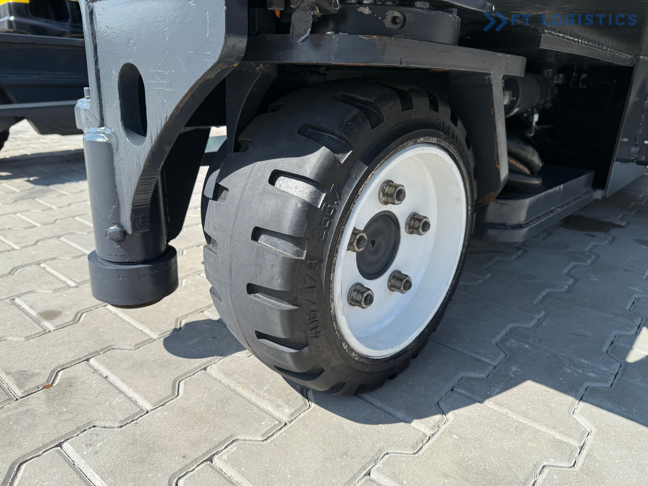 COMBILIFT C5000E / ELECTRIC / TRIPLEX 8300MM / FULL FREE LIFT / WIDE POSITIONER / FORK SIDESHIFT / BATTERY LIKE NEW - 4방향 리치 트럭 : 사진 3 COMBILIFT C5000E / ELECTRIC / TRIPLEX 8300MM / FULL FREE LIFT / WIDE POSITIONER / FORK SIDESHIFT / BATTERY LIKE NEW - 4방향 리치 트럭 : 사진 3