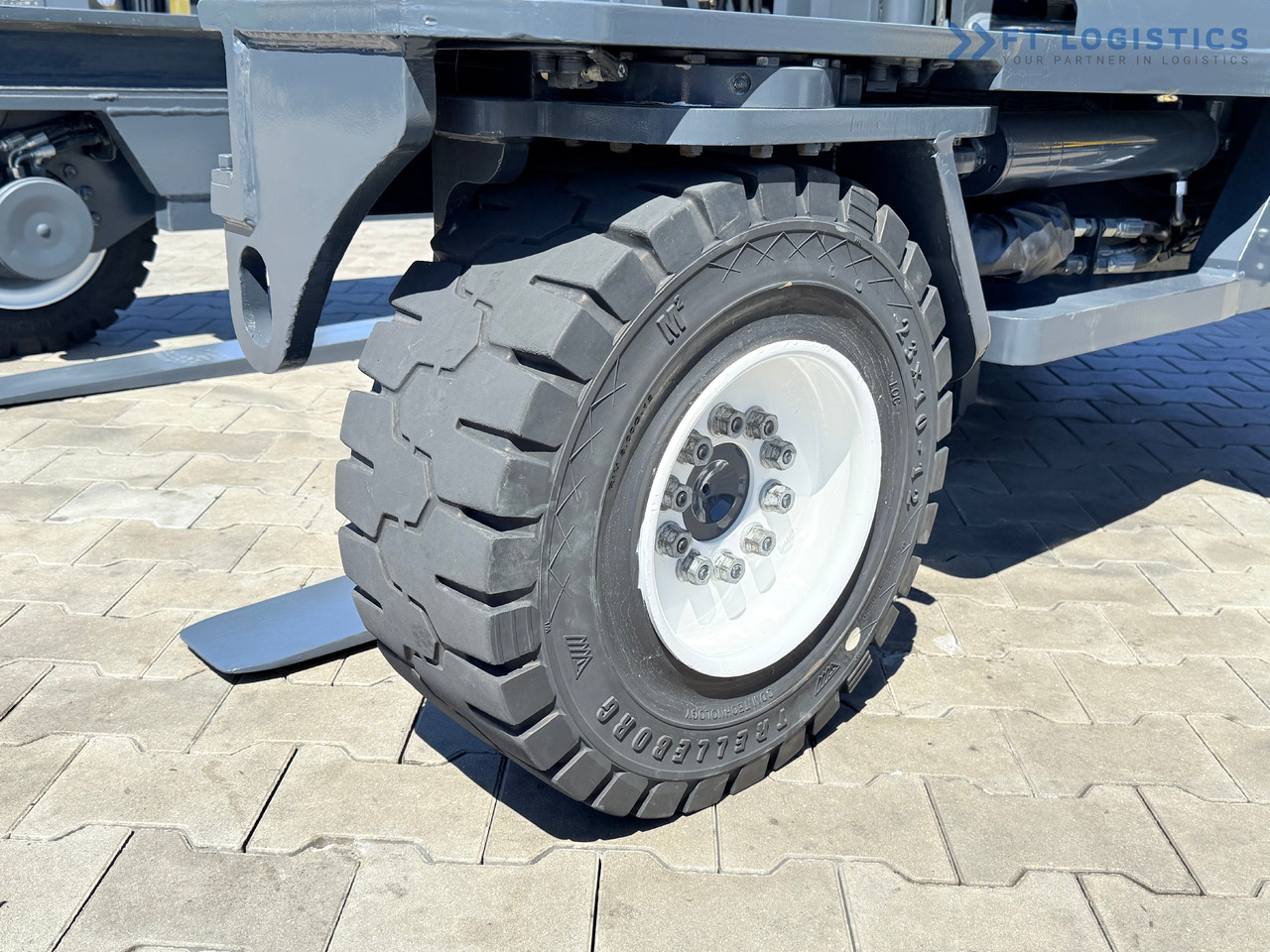 COMBILIFT C5000XL / DIESEL / DUPLEX - 5500MM / FULL CABIN / NEW TYRES / HEATING - 4방향 리치 트럭 : 사진 3 COMBILIFT C5000XL / DIESEL / DUPLEX - 5500MM / FULL CABIN / NEW TYRES / HEATING - 4방향 리치 트럭 : 사진 3