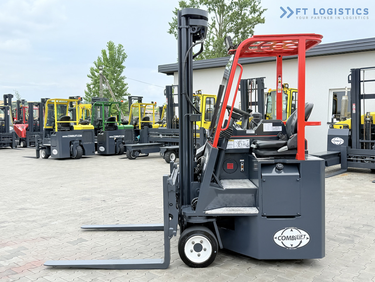 COMBILIFT Combilift C3000CB – TRIPLEX 6000mm – Year 2016 / Only 2,161 hours / Free Lift / Fork Positioner / Diesel - 4방향 리치 트럭 : 사진 2 COMBILIFT Combilift C3000CB – TRIPLEX 6000mm – Year 2016 / Only 2,161 hours / Free Lift / Fork Positioner / Diesel - 4방향 리치 트럭 : 사진 2