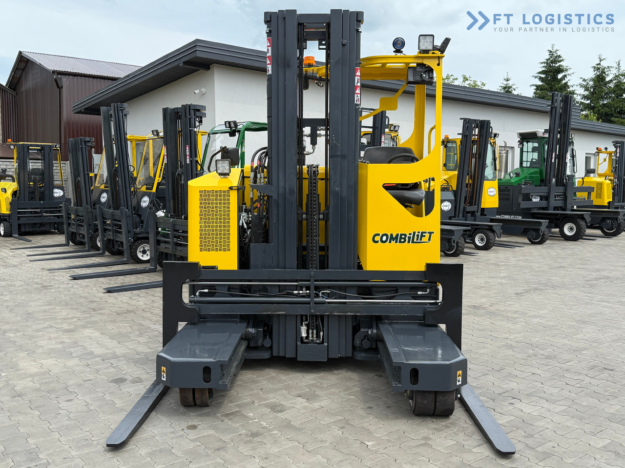 COMBILIFT MR / ELECTRIC / TRIPLEX – 6000MM / FULL FREE LIFT / WIDE POSITIONER / FORK SIDESHIFT / ONLY 1400 HOURS / LIKE NEW - 4방향 리치 트럭 : 사진 3 COMBILIFT MR / ELECTRIC / TRIPLEX – 6000MM / FULL FREE LIFT / WIDE POSITIONER / FORK SIDESHIFT / ONLY 1400 HOURS / LIKE NEW - 4방향 리치 트럭 : 사진 3