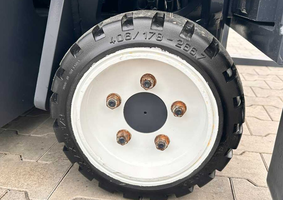 4방향 리치 트럭 Combilift C2500CB / TRIPLEX / DIESEL / 4900MM / FREE LIFT / POSITIONER 1720MM / LIKE NEW : 사진 8