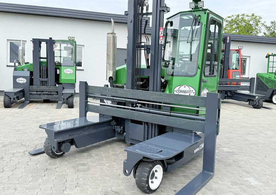 Combilift C3000 / DIESEL / DUPLEX 4000MM / WIDE FORK POSITIONER / FULL CABIN - 4방향 리치 트럭 : 사진 3 Combilift C3000 / DIESEL / DUPLEX 4000MM / WIDE FORK POSITIONER / FULL CABIN - 4방향 리치 트럭 : 사진 3