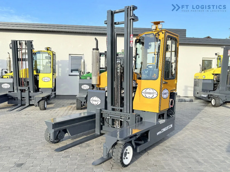 Combilift C3000 / GAS / DUPLEX 4500MM / ONLY 3096 HOURS / FORK SIDE SHIFT / FULL CABIN / EXCELLENT CONDITION / Wide range of four-way and - 4방향 리치 트럭 : 사진 3 Combilift C3000 / GAS / DUPLEX 4500MM / ONLY 3096 HOURS / FORK SIDE SHIFT / FULL CABIN / EXCELLENT CONDITION / Wide range of four-way and - 4방향 리치 트럭 : 사진 3