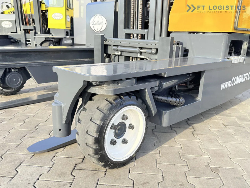 Combilift C3000 / GAS / DUPLEX 4500MM / ONLY 3096 HOURS / FORK SIDE SHIFT / FULL CABIN / EXCELLENT CONDITION / Wide range of four-way and - 4방향 리치 트럭 : 사진 4 Combilift C3000 / GAS / DUPLEX 4500MM / ONLY 3096 HOURS / FORK SIDE SHIFT / FULL CABIN / EXCELLENT CONDITION / Wide range of four-way and - 4방향 리치 트럭 : 사진 4