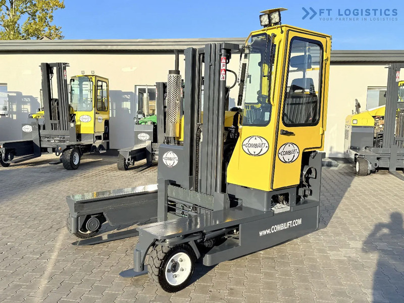 Combilift C3000 / GAS / TRIPLEX 4900MM / FREE LIFT / FORK POSITIONER / FULL CABIN / EXCELLENT CONDITION / Wide range of four-way and side - 4방향 리치 트럭 : 사진 3 Combilift C3000 / GAS / TRIPLEX 4900MM / FREE LIFT / FORK POSITIONER / FULL CABIN / EXCELLENT CONDITION / Wide range of four-way and side - 4방향 리치 트럭 : 사진 3