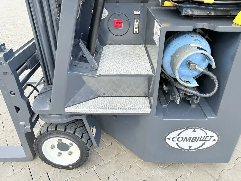 4방향 리치 트럭 Combilift C3000CB / GAS / TRIPLEX 4900MM / FREE LIFT / FORK POSITIONER / SIDE SHIFT / EXCELLENT CONDITION / Wide range of four-way and sid : 사진 13