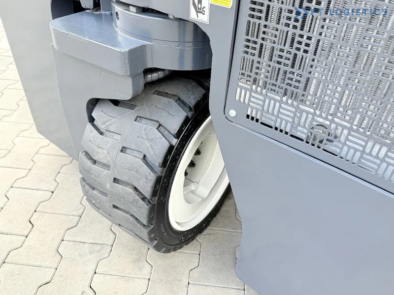 4방향 리치 트럭 Combilift C3000CB / GAS / TRIPLEX 4900MM / FREE LIFT / FORK POSITIONER / SIDE SHIFT / EXCELLENT CONDITION / Wide range of four-way and sid : 사진 11