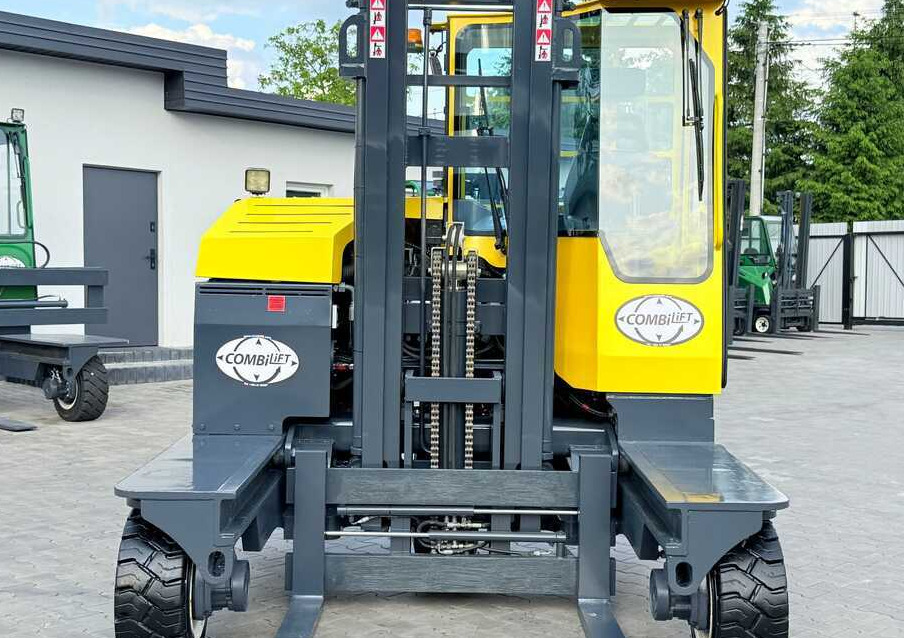 Combilift C3000XL / DUPLEX - 3200MM / FREE LIFT / XL CABIN / SIDESHIFT / ONLY 3087 HOURS / LIKE NEW - 4방향 리치 트럭 : 사진 4 Combilift C3000XL / DUPLEX - 3200MM / FREE LIFT / XL CABIN / SIDESHIFT / ONLY 3087 HOURS / LIKE NEW - 4방향 리치 트럭 : 사진 4