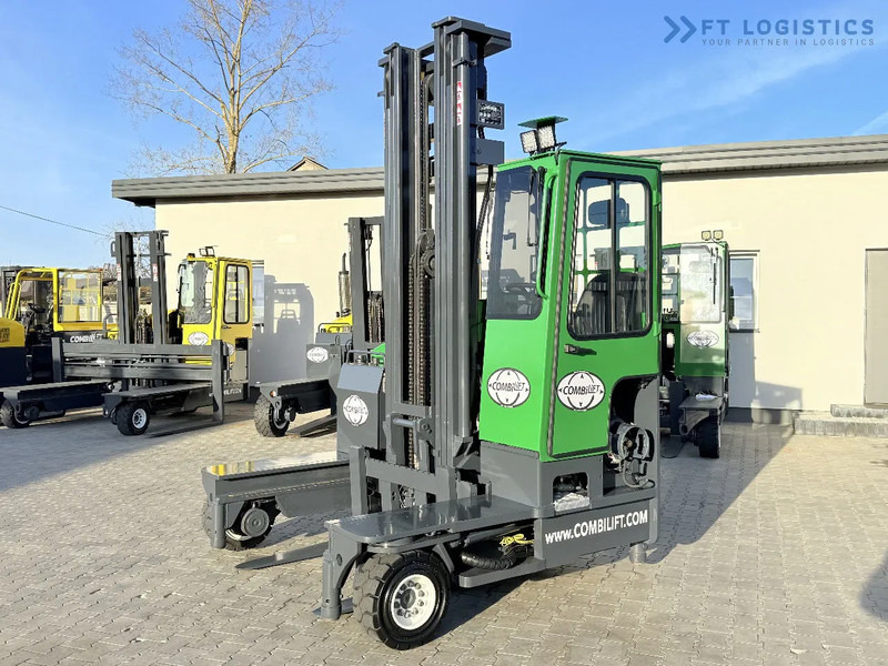 Combilift C4000 / GAS / TRIPLEX - 6900MM / FREE-LIFT / FULL CABIN C4000 / GAS / TRIPLEX - 6900MM / FREE-LIFT / FULL CABIN - 4방향 리치 트럭 : 사진 1 Combilift C4000 / GAS / TRIPLEX - 6900MM / FREE-LIFT / FULL CABIN C4000 / GAS / TRIPLEX - 6900MM / FREE-LIFT / FULL CABIN - 4방향 리치 트럭 : 사진 1