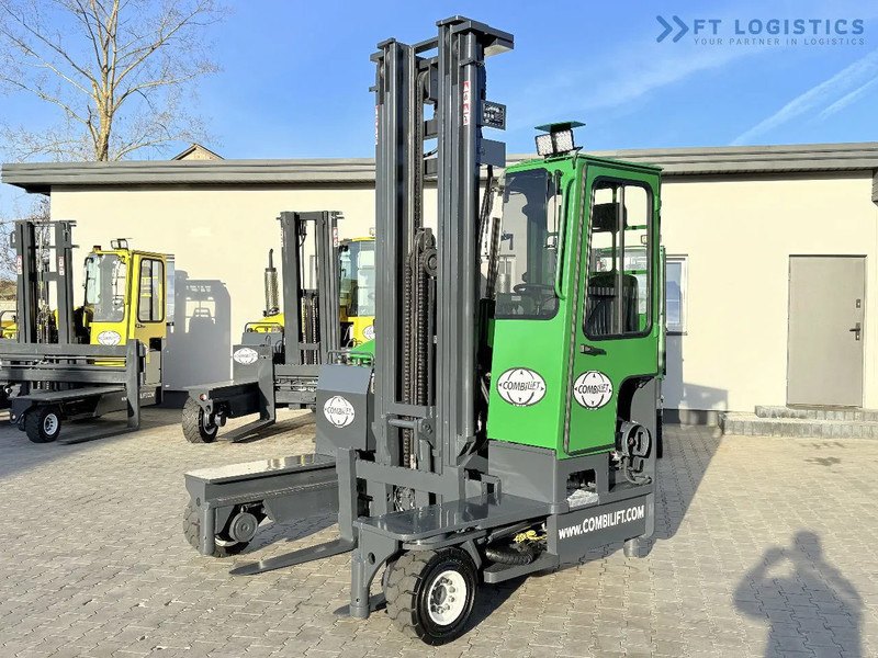 Combilift C4000 / GAS / TRIPLEX - 6900MM / FREE-LIFT / FULL CABIN C4000 / GAS / TRIPLEX - 6900MM / FREE-LIFT / FULL CABIN - 4방향 리치 트럭 : 사진 2 Combilift C4000 / GAS / TRIPLEX - 6900MM / FREE-LIFT / FULL CABIN C4000 / GAS / TRIPLEX - 6900MM / FREE-LIFT / FULL CABIN - 4방향 리치 트럭 : 사진 2