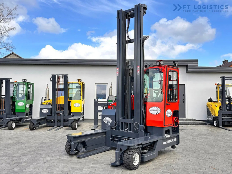 Combilift C4000 / TRIPLEX / 9300MM / FREE LIFT / POSITIONER / LPG / CABIN C4000 / TRIPLEX / 9300MM / FREE LIFT / POSITIONER / LPG / CABIN - 4방향 리치 트럭 : 사진 5 Combilift C4000 / TRIPLEX / 9300MM / FREE LIFT / POSITIONER / LPG / CABIN C4000 / TRIPLEX / 9300MM / FREE LIFT / POSITIONER / LPG / CABIN - 4방향 리치 트럭 : 사진 5