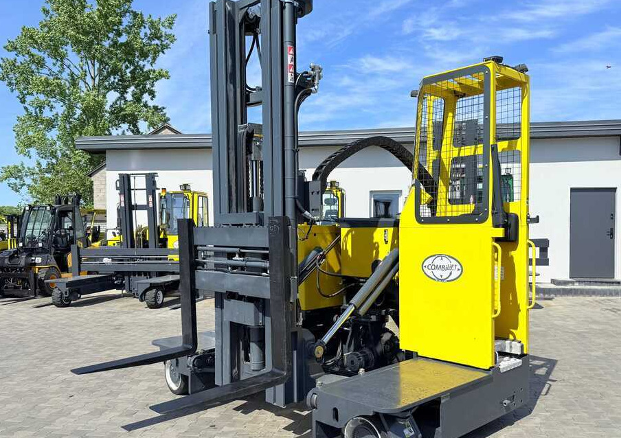 Combilift C4000STE / TRIPLEX / 6850MM / FREE LIFT / ONLY 1,348 HOURS / FORK SIDESHIFT / EXCELLENT CONDITION - 4방향 리치 트럭 : 사진 1 Combilift C4000STE / TRIPLEX / 6850MM / FREE LIFT / ONLY 1,348 HOURS / FORK SIDESHIFT / EXCELLENT CONDITION - 4방향 리치 트럭 : 사진 1